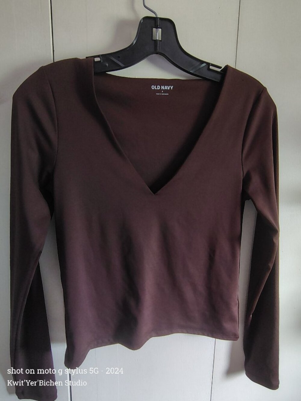 Old Navy Women's Long Sleeve V-Neck Brown Sweater